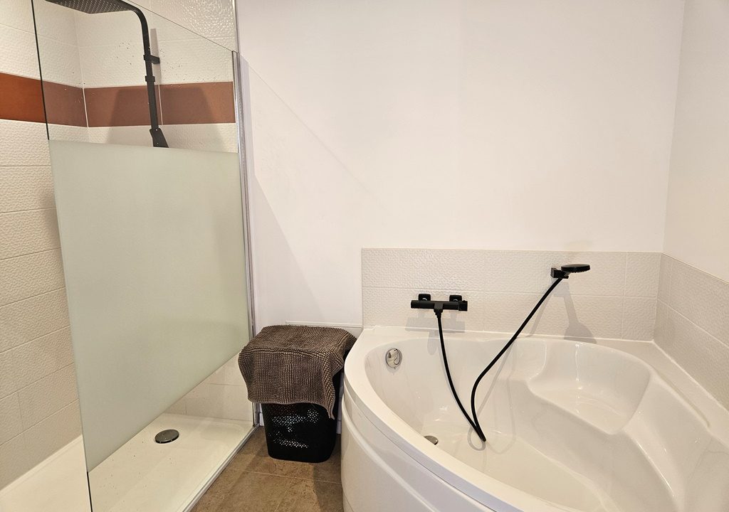 toufflers1082 salle de bain rez-de-chaussée