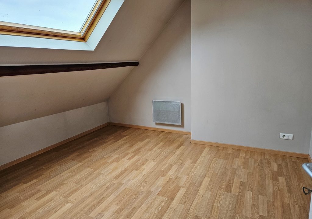 3-2 rue du Gl de Gaulle - LEERS chambre 1