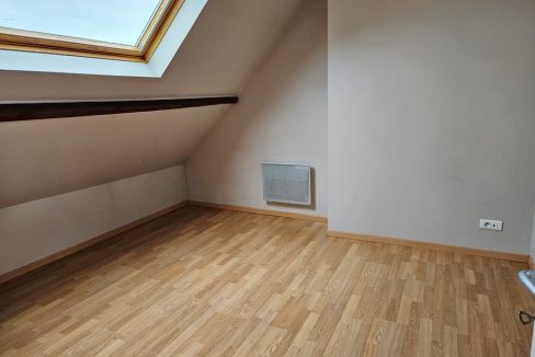 3-2 rue du Gl de Gaulle - LEERS chambre 1